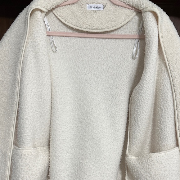 Calvin Klein Oversized Cream Fleece Fly Away Jacket Size Small - Picture 7 of 10